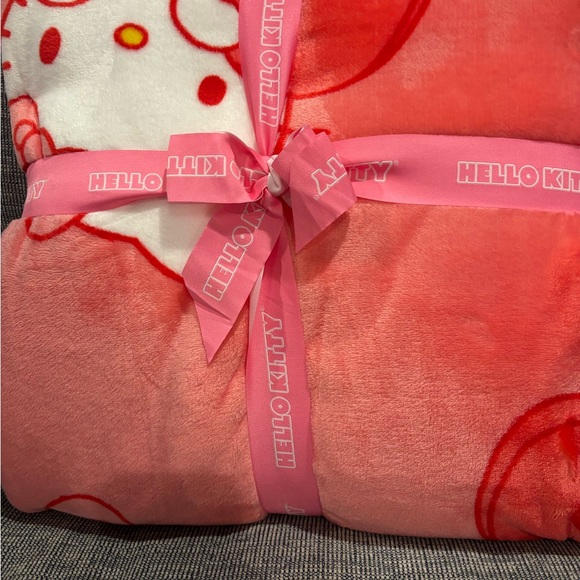 Hello kitty bow blanket twin - Picture 2 of 2